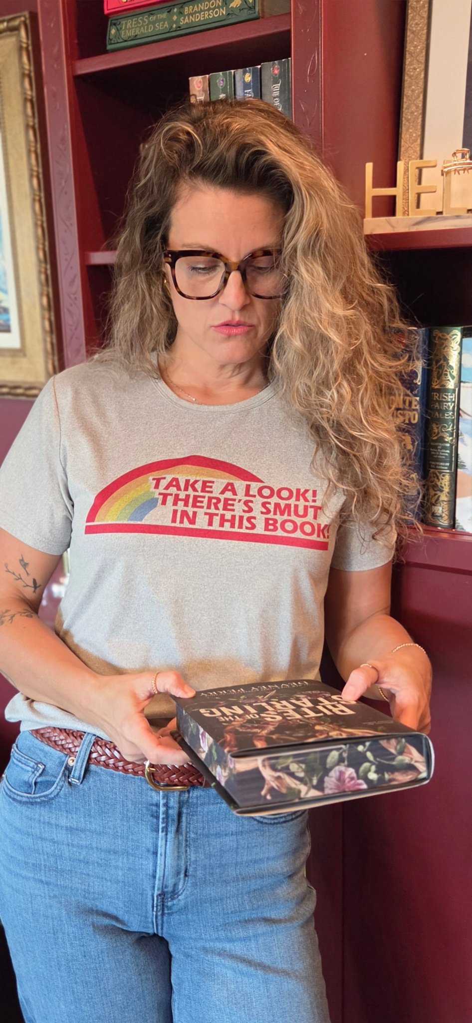 "Smut In This Book" Graphic Tee - SmutStax